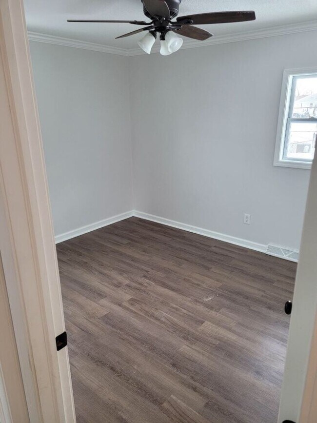 Building Photo - 3 Bedroom 2 Bath Camanche IA 815-275-3632