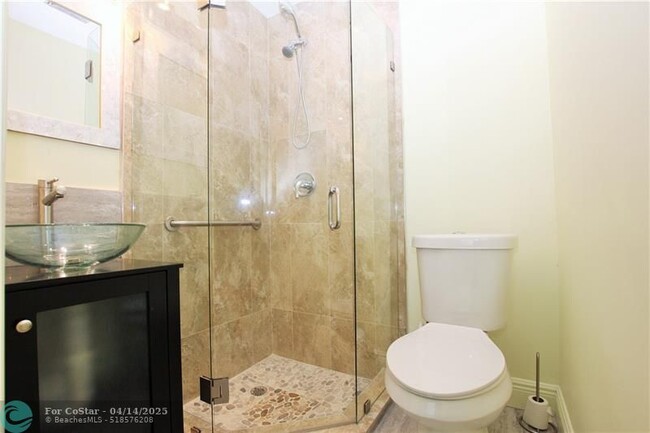 Building Photo - 20844 Vinesta Cir