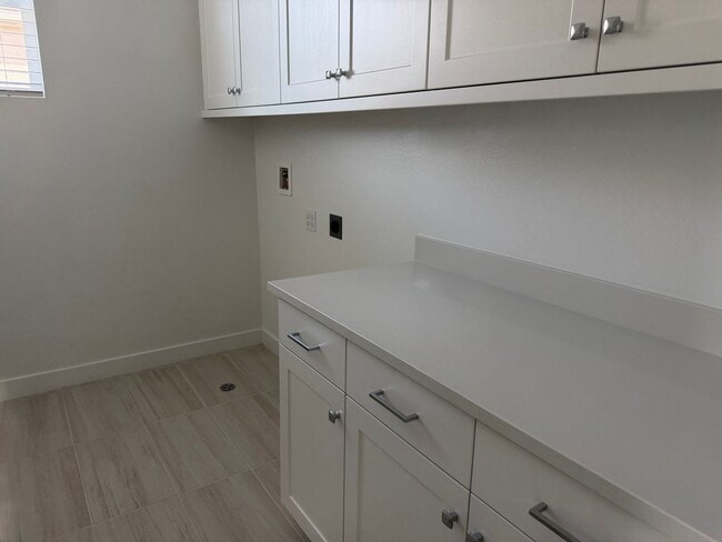 Building Photo - Brand New Construction! Spacious 5 Bedrooms | 4 Bathrooms 2 Car Garage