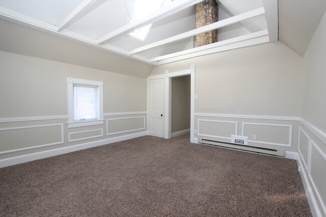 Building Photo - 19 W Crystal Lake Ave