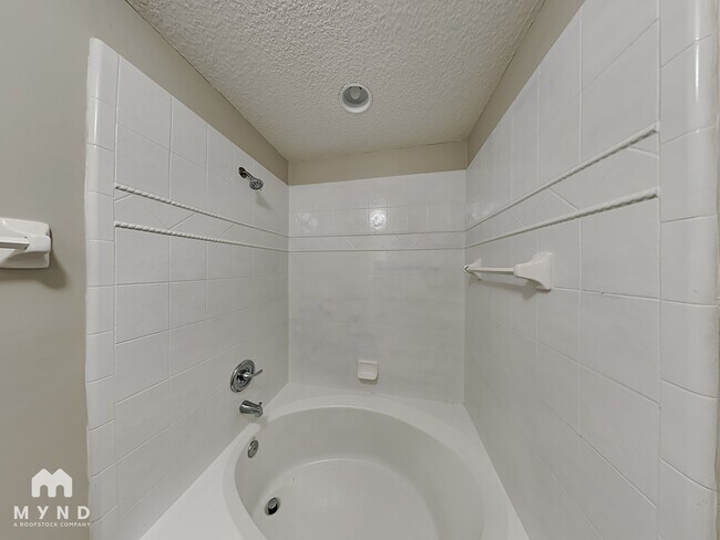 Building Photo - 6585 Morse Glen Ln