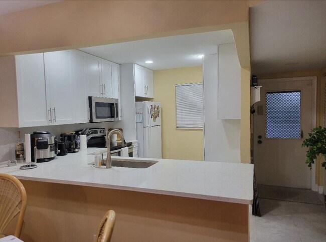 Building Photo - 2828 Casita Way