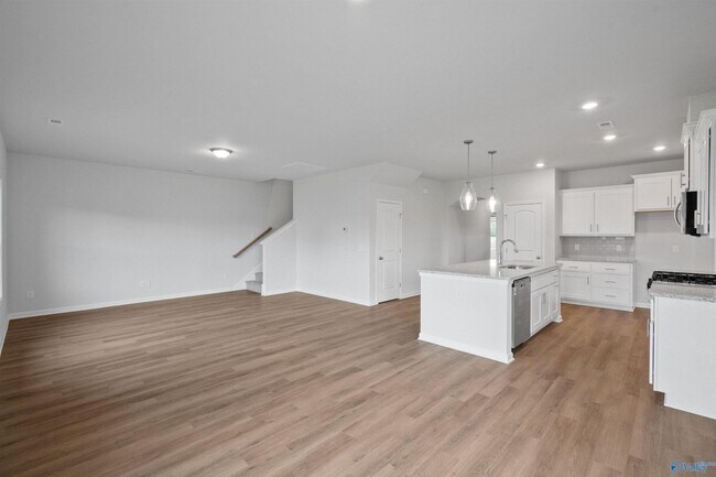 Building Photo - 4 Bedrooms in Hazel Green!!