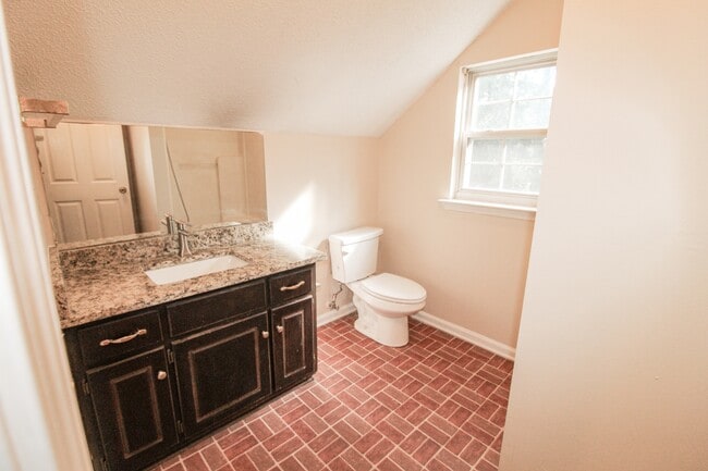 Building Photo - 507 S Kevin Ct