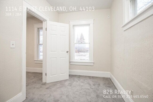 Building Photo - 1114 E 77th St