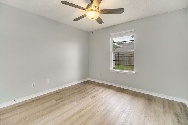 Building Photo - Beautiful property in highly desirable Lilian Woods Subdivision!