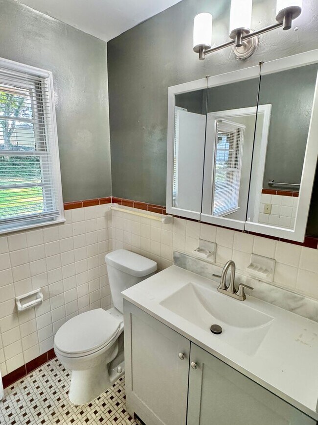Building Photo - Beautifully Updated 3-Bedroom, 2-Bath Home...