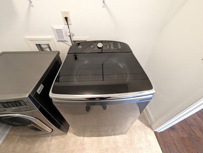 Building Photo - 146 Brindle Ln