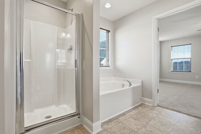 Building Photo - BEAUTIFUL single-Family home with $500 towards first month's rent- 2-Car Garage | Community Pool ...