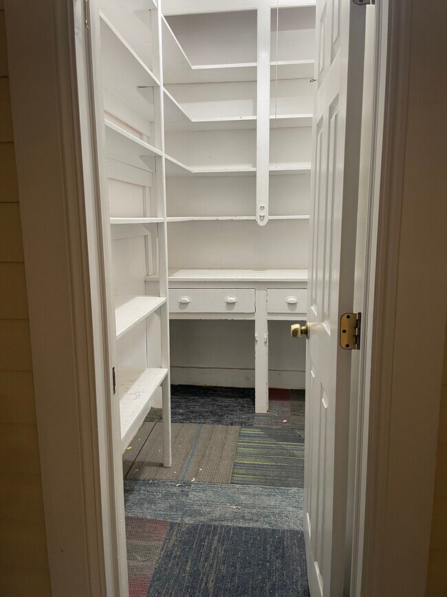 Building Photo - 1416 Riverview Ave