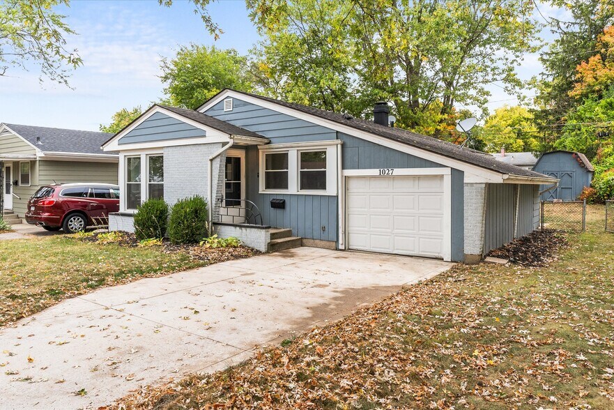 Building Photo - 1027 Curdes Ave