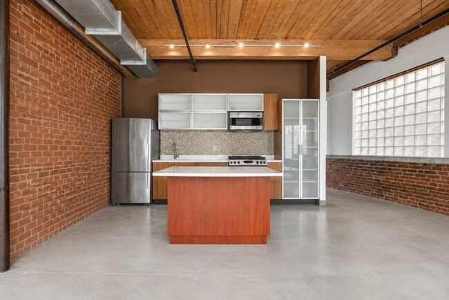 Building Photo - 950 Dorchester Ave