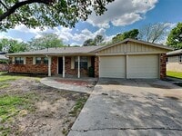 Building Photo - 825 Livingston Dr