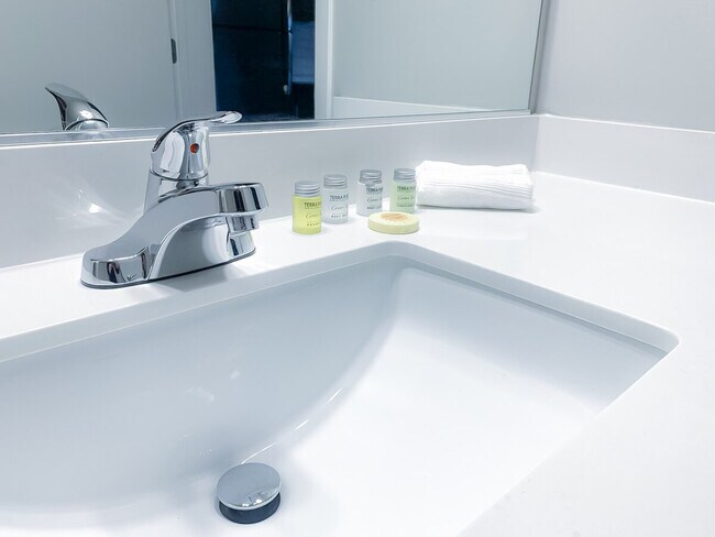 Building Photo - 1400 Walnut St