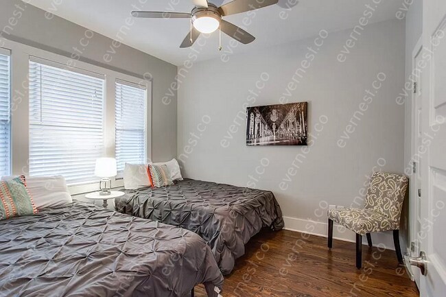 Building Photo - 3 bed / 3 bath home