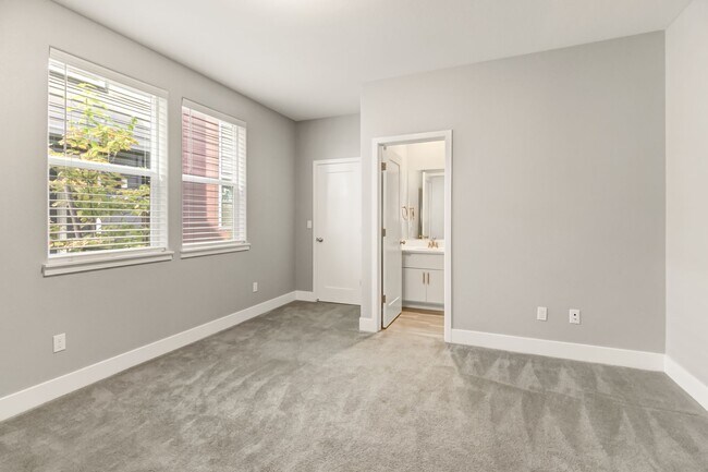 Building Photo - Move-In Special! Beautiful Alkali Flat Rental!