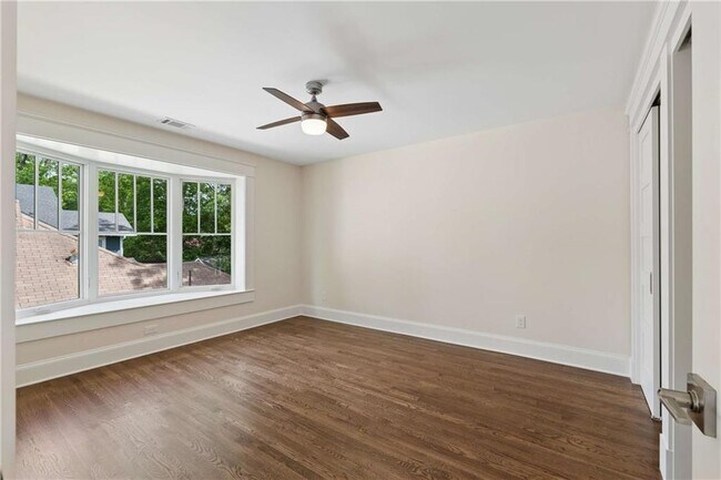 Building Photo - 1511 McLendon Ave NE