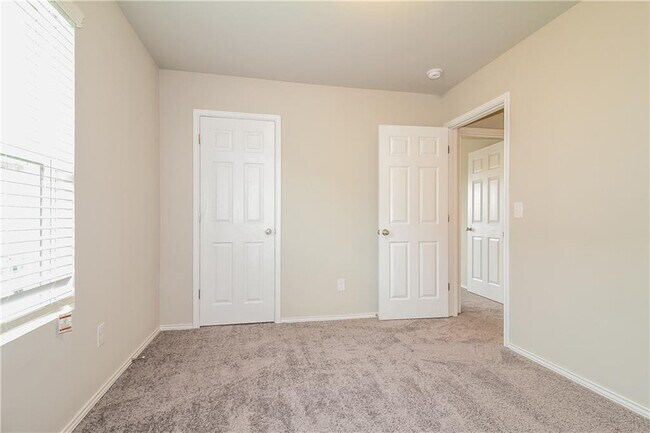 Building Photo - 5227 Mac Rd
