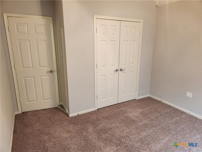 Building Photo - 5615 Fair Hill Dr