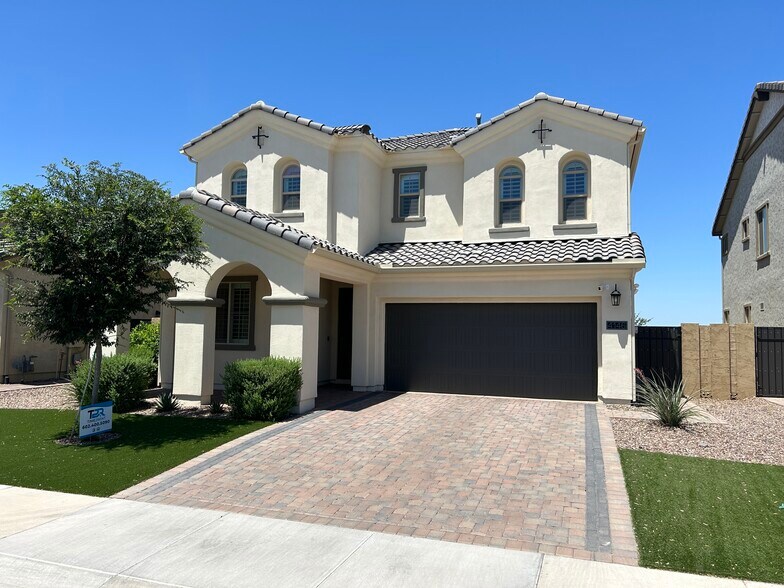 Primary Photo - 4146 S Columbus Dr