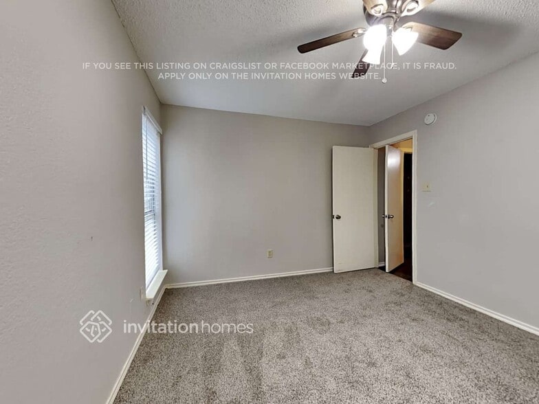 Building Photo - 2506 High Hollow Dr