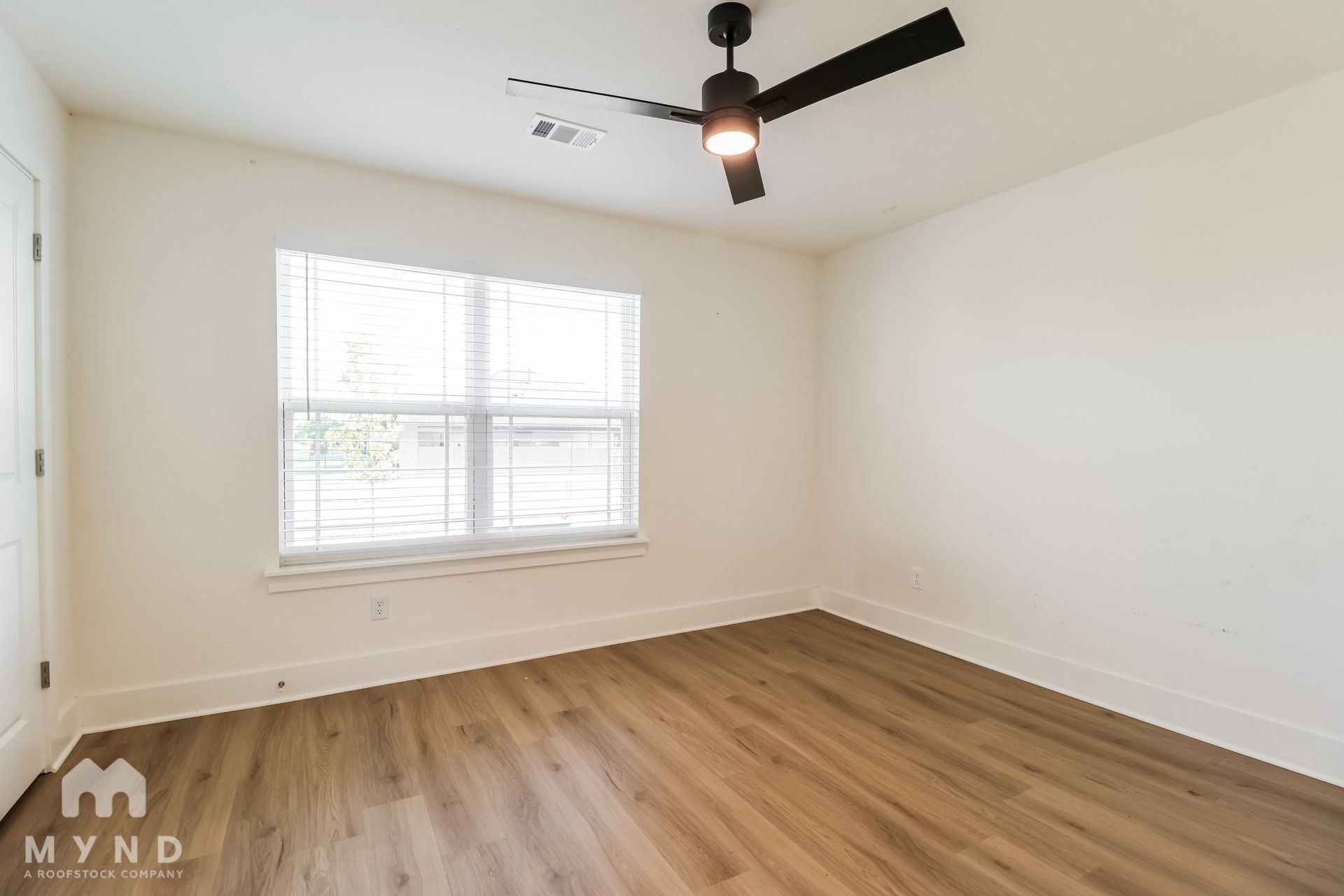 Building Photo - 1020 Autumn Royal Ave