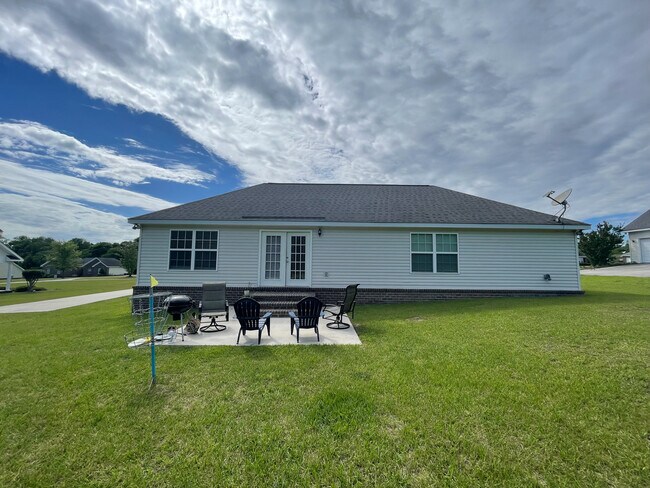 Building Photo - 613 Waverly Ln