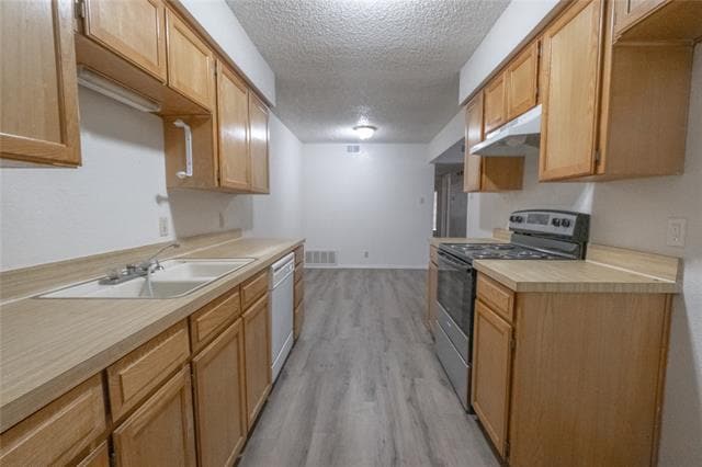 Building Photo - 804 White Rock St