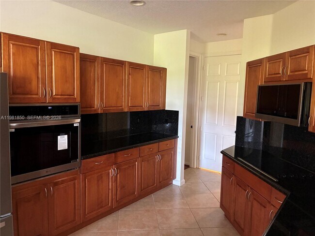 Building Photo - 2757 Center Ct Dr