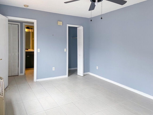 Building Photo - ICW-564 Orchid Dr.