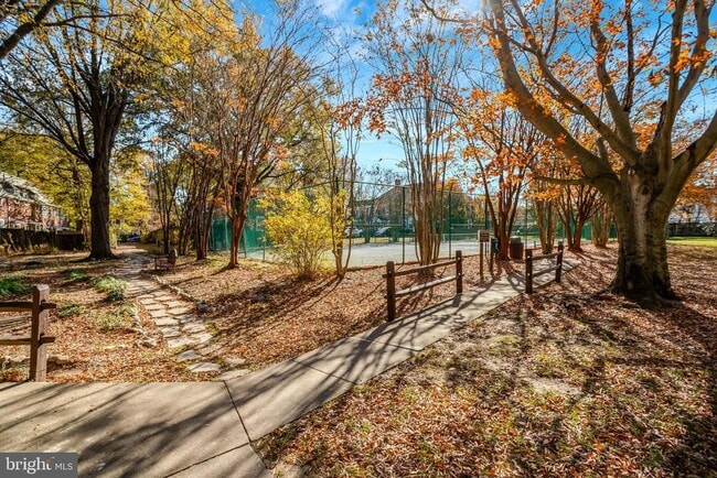 Building Photo - 4326 36th St S