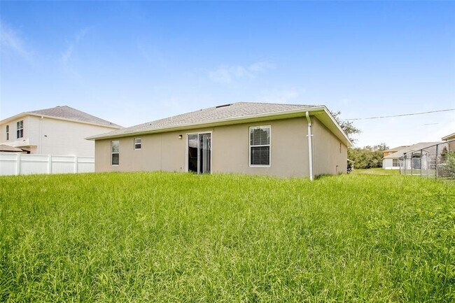 Building Photo - 1903 Ray Pl