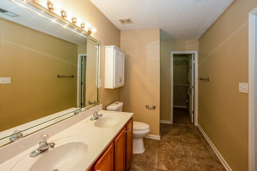 Building Photo - 7787 Allen Ridge Ln