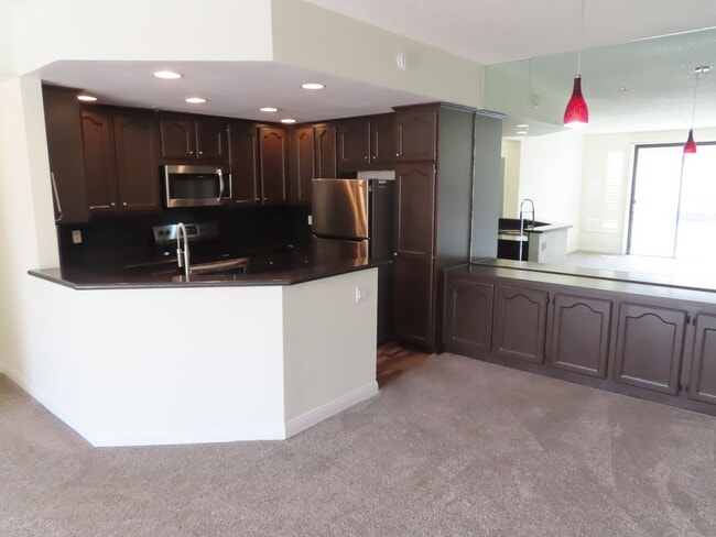 Building Photo - Resort Style Living in Mission Valley - 2 ...