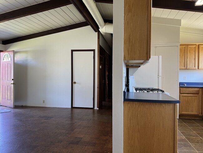 Building Photo - 1268 Fernwood Dr