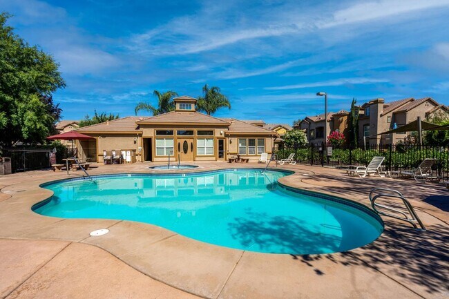 Building Photo - Single story condo in Natomas!