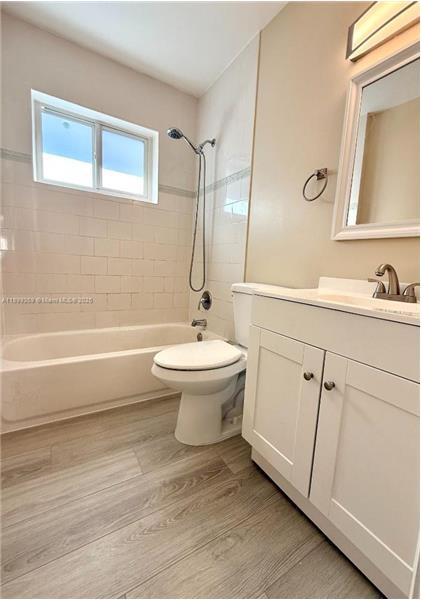 Building Photo - 716 NE 7th St