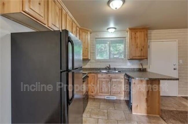 Building Photo - 761 W 600 S