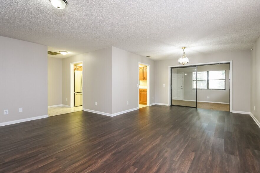 Building Photo - 104 Lake Daisy Terrace