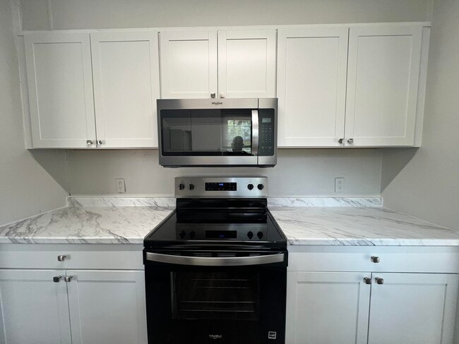 Building Photo - 2613 Rippee Rd