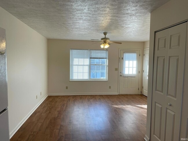 Building Photo - 5243 Raubs Ln