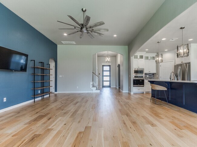 Building Photo - 8216 Crew Ln