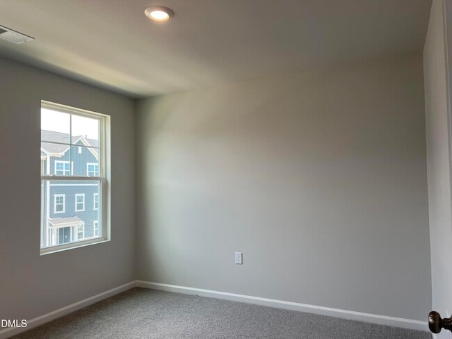 Building Photo - 642 Gimari Dr