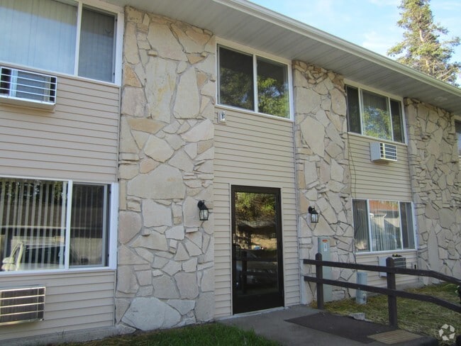 Building - Maplewood Apartments