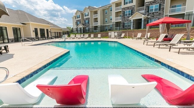 Building Photo - 2100 E Aventura Way