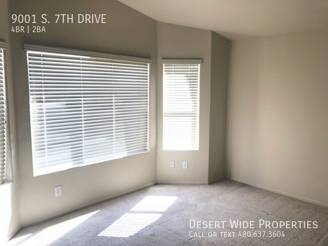 Building Photo - **COMING SOON** SPACIOUS 4 BED, 2 BATH HOM...