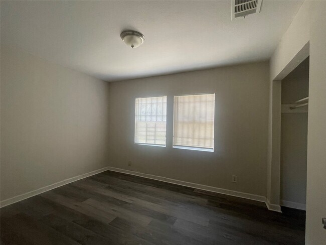 Building Photo - 10509 Fairland Dr