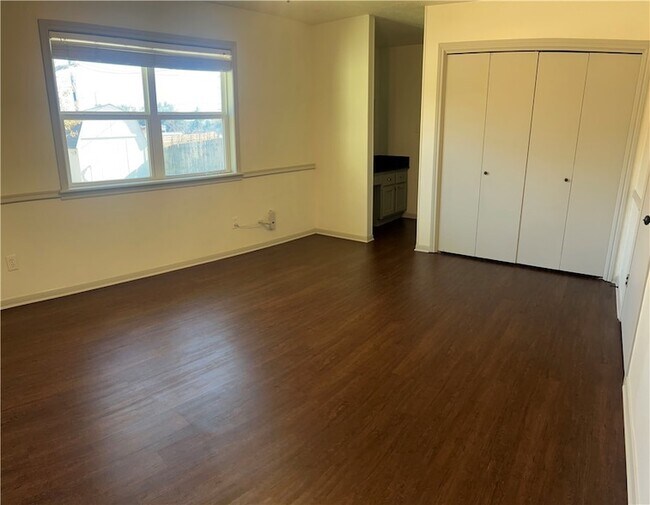 Building Photo - 1102 Todd Trail