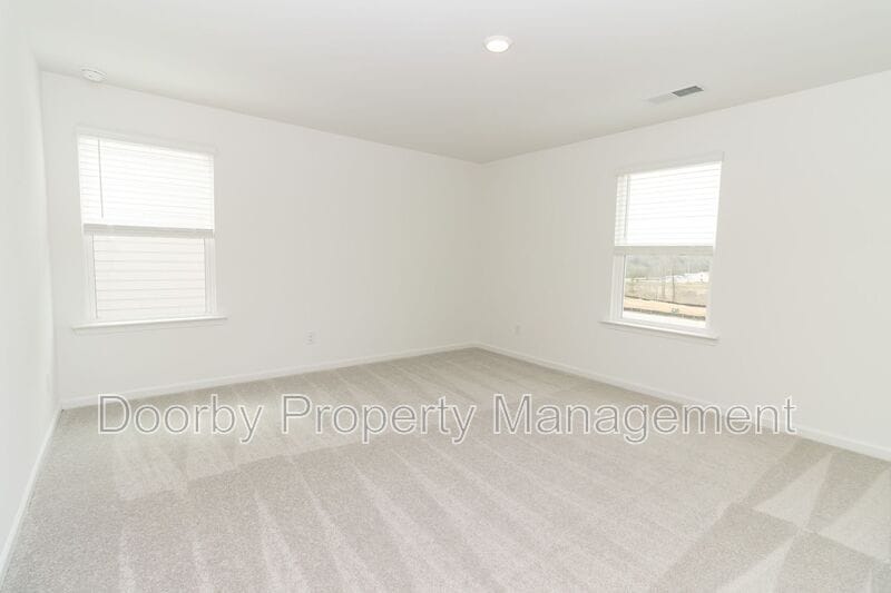 Building Photo - 115 Saddlebred Wy