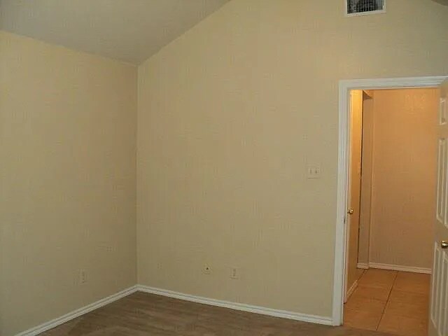 Building Photo - Eagle Mountain ISD ! 3/2/2 Large yard ! Split bedrooms
